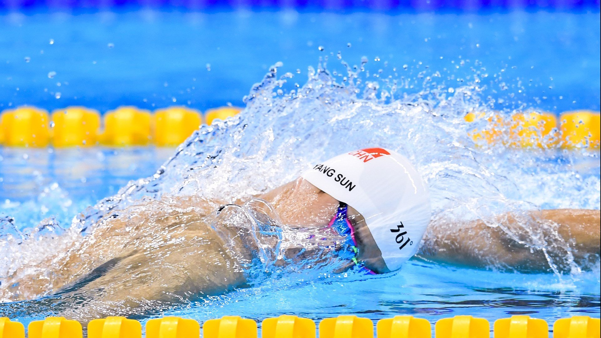 开云官网-自由泳中程瑞士节奏明快，自由泳竞技